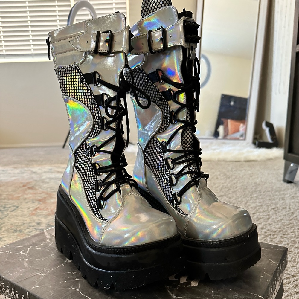 Silver Holo Demonias